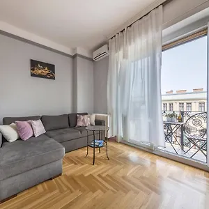 astoria-balcony-apartment.inbudapesthotels.com/